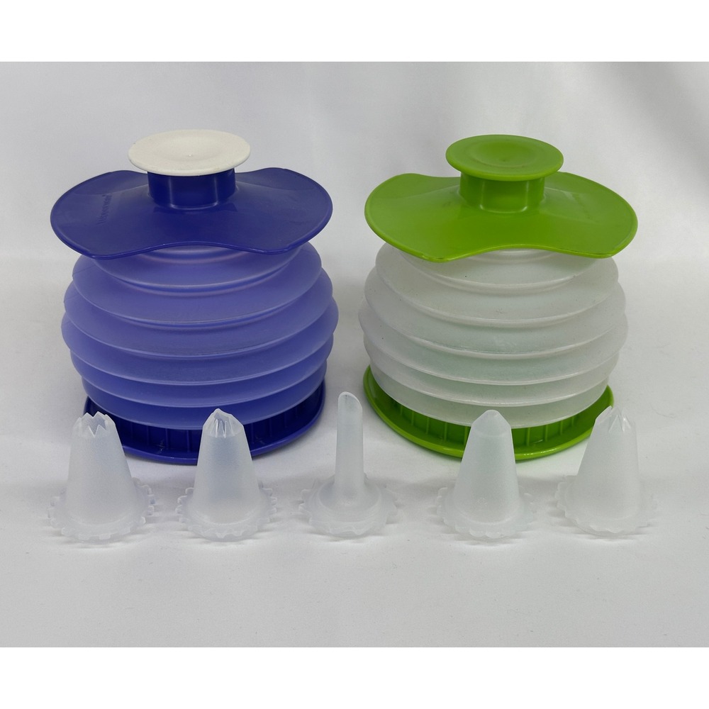 Tupperware Squeeze It Decorator Set 450ml Blue Green 5 Tips Icing Cake Tool